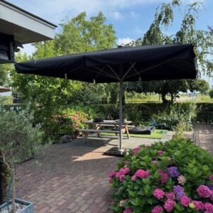 Parasol 4x4 zwart met voet