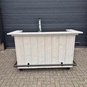 Luxe mobiele houten bar met tap